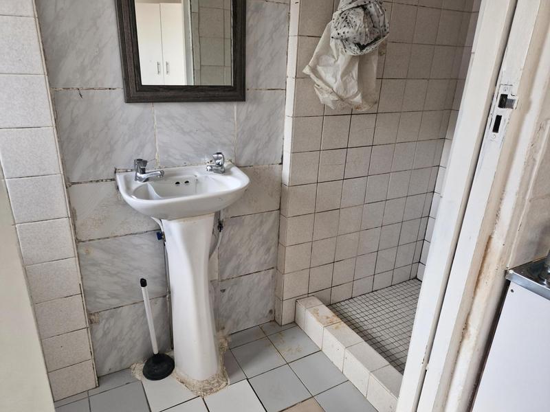 6 Bedroom Property for Sale in Cravenby Western Cape